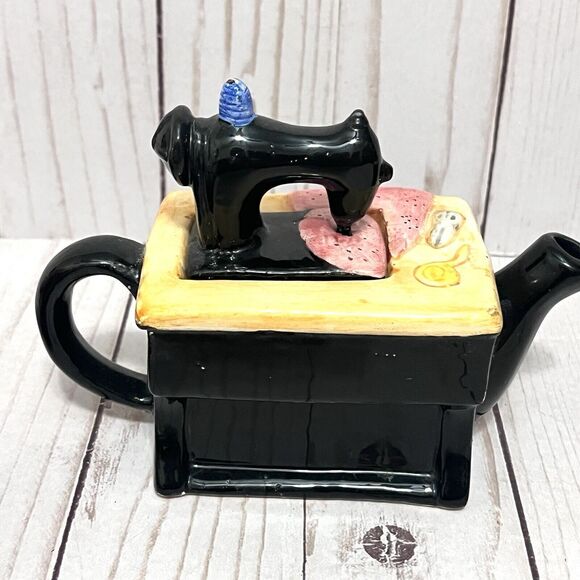 Cardinal Inc & World Bazaars  Teapot Ceramic Sewing Machine Vintage Collectible - Picture 12 of 16